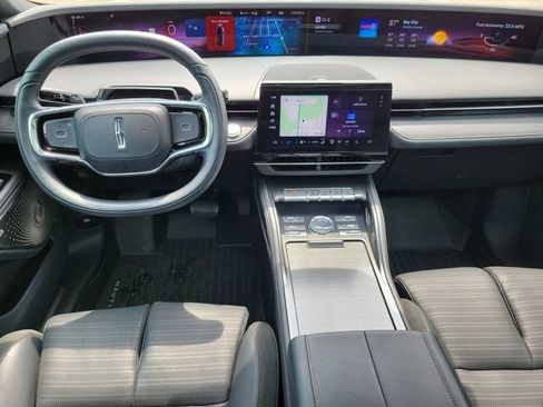 Used 2025 Lincoln Nautilus Reserve AWD/4WD image 19