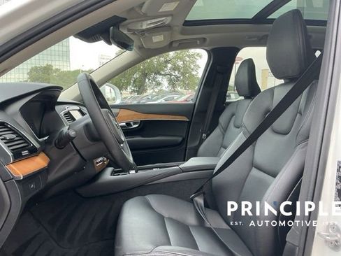 Certified 2023 Volvo XC90 B5 Plus AWD/4WD image 28