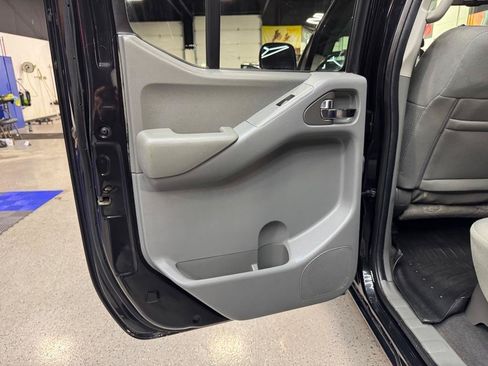 Used 2020 Nissan Frontier SV AWD/4WD image 14