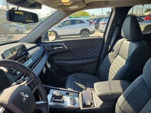 New 2025 Mitsubishi Outlander SEL image 21