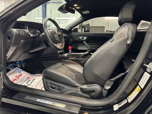 Used 2022 Ford Mustang GT Premium w/ GT Performance Package image 3