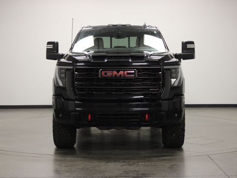 Used 2025 GMC Sierra 2500 AT4X AWD/4WD image 3