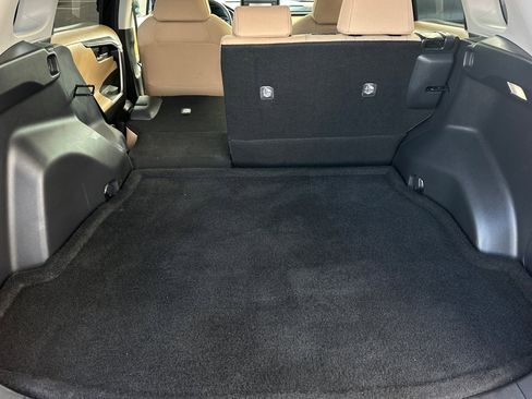 Used 2022 Toyota RAV4 XLE w/ Convenience Package image 18