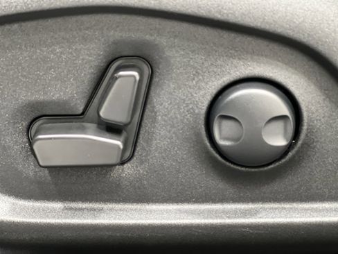 Used 2025 Jeep Compass Limited image 12