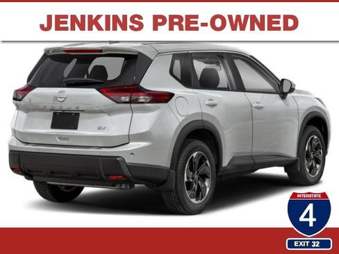 Used 2024 Nissan Rogue SV AWD/4WD image 30