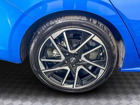 Used 2025 Nissan Sentra SR w/ SR Premium Package image 38