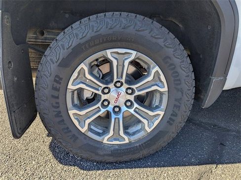 Used 2024 GMC Sierra 1500 SLE image 9