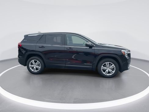 Used 2024 GMC Terrain SLE image 10