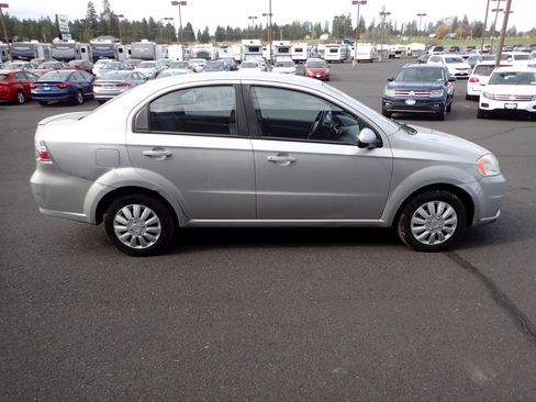 Used 2010 Chevrolet Aveo LT image 6