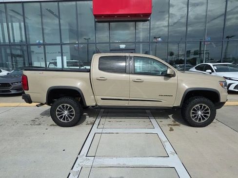Used 2022 Chevrolet Colorado ZR2 AWD/4WD image 3