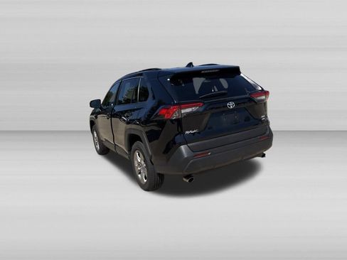 Used 2025 Toyota RAV4 XLE AWD/4WD image 7