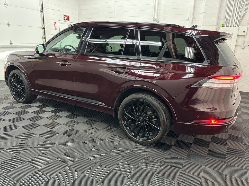 Used 2023 Lincoln Aviator Reserve w/ Equipment Group 201A AWD/4WD image 7