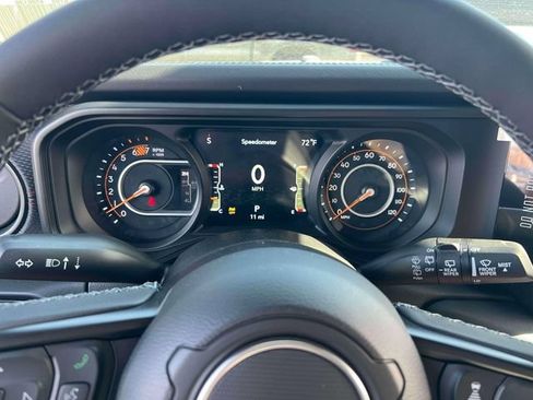 New 2026 Jeep Wrangler Unlimited Rubicon AWD/4WD image 9