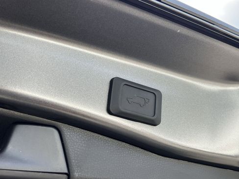 New 2025 Toyota RAV4 XLE image 21