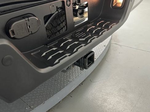 Certified 2023 Toyota Tacoma TRD Off-Road w/ Technology Package AWD/4WD image 17