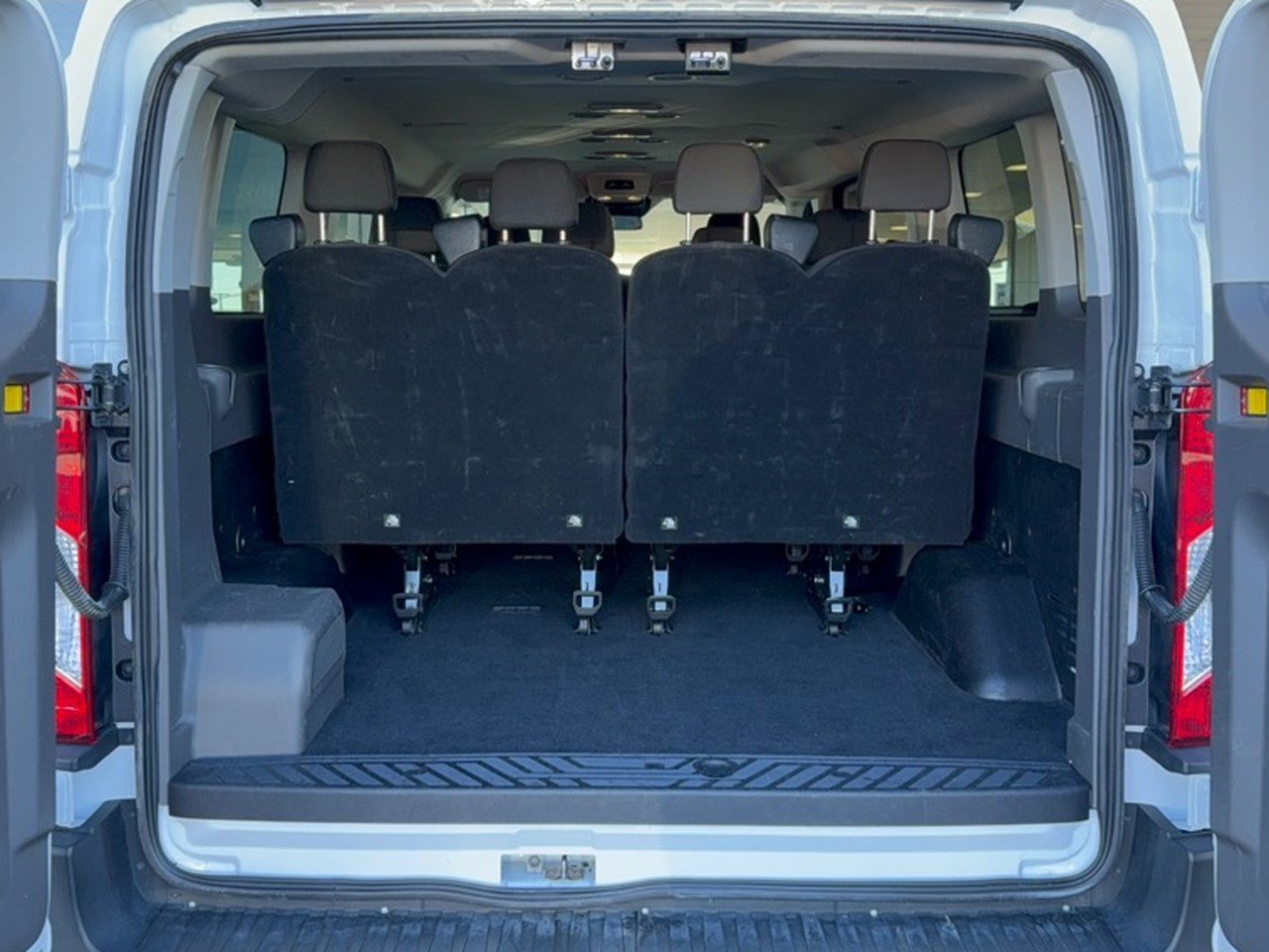 Used 2025 Ford Transit 350 XLT RWD image 28