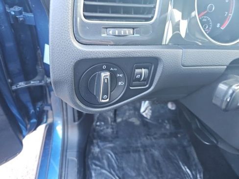 Used 2021 Volkswagen Golf 4-Door image 17