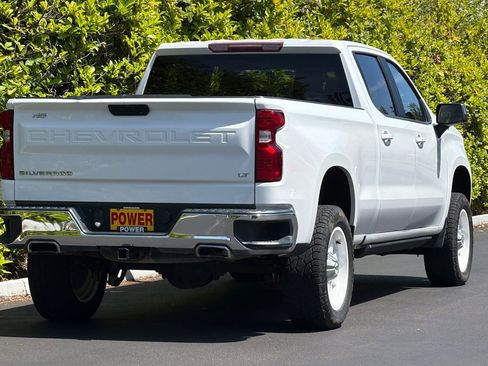 Used 2021 Chevrolet Silverado 1500 LT w/ Z71 Off-Road Package AWD/4WD image 4