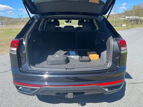 Used 2022 Volkswagen Atlas Cross Sport SE w/ Panoramic Sunroof Package AWD/4WD image 9