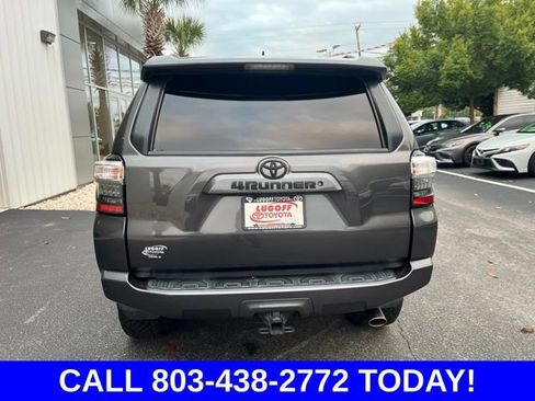 Used 2017 Toyota 4Runner SR5 AWD/4WD image 34