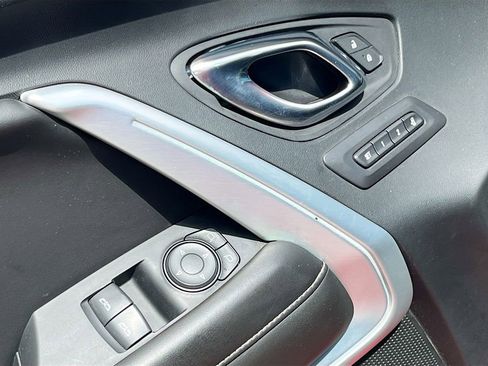 Used 2018 Chevrolet Camaro SS RWD image 17