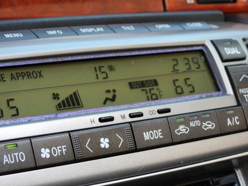 Used 2005 Lexus SC 430 Convertible image 57