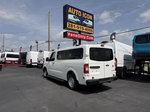 Used 2018 Nissan NV 3500 S RWD image 2