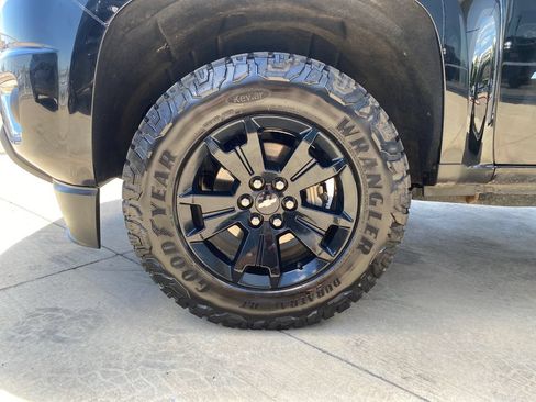 Used 2018 Chevrolet Colorado Z71 w/ Z71 Midnight Edition AWD/4WD image 26