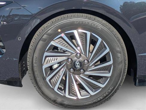 New 2025 Hyundai Sonata Limited image 10