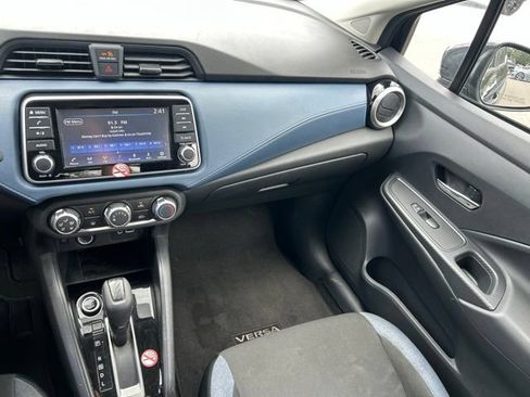 Used 2025 Nissan Versa SV FWD image 11