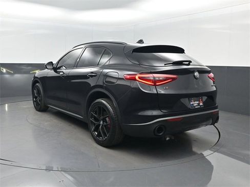 Used 2019 Alfa Romeo Stelvio Sprint w/ Nero Edizione image 3
