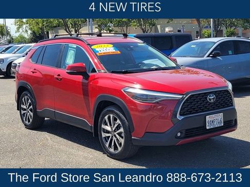Used 2022 Toyota Corolla Cross XLE AWD/4WD image 3