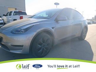 Used 2025 Tesla Model Y Long Range video 2
