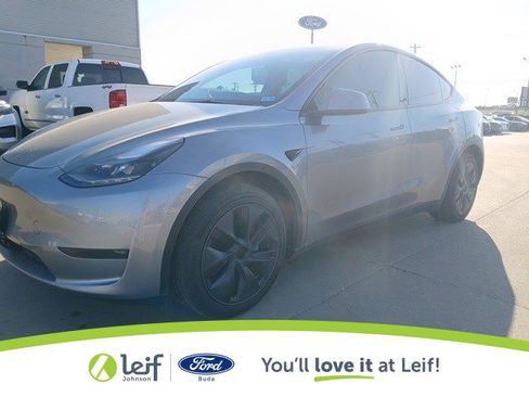 Used 2025 Tesla Model Y Long Range image 2