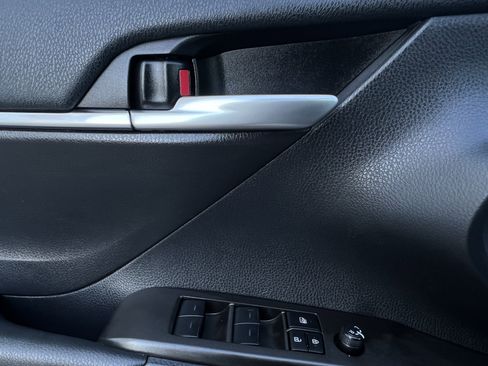 Used 2024 Toyota Camry SE image 22