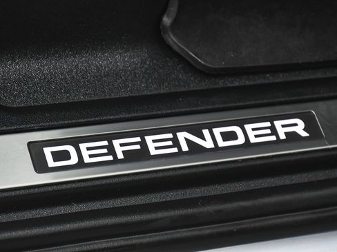 Used 2021 Land Rover Defender 90 X-Dynamic S AWD/4WD image 12