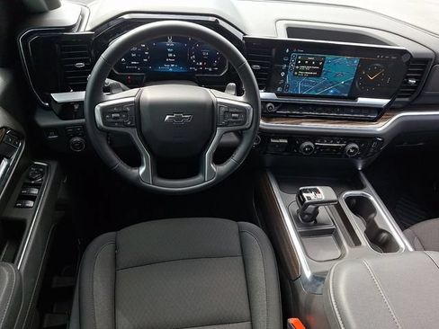 Used 2026 Chevrolet Silverado 1500 LT Trail Boss w/ Convenience Package II AWD/4WD image 11