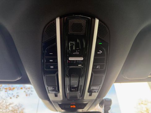 Used 2019 Porsche Cayenne image 44