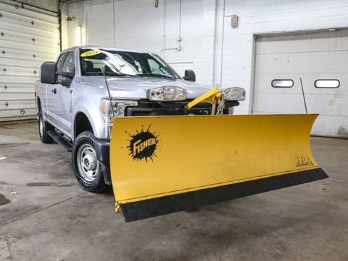 Used 2021 Ford F250 XL w/ Power Equipment Group AWD/4WD image 3