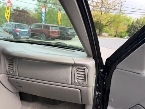 Used 2005 Chevrolet Silverado 3500 LT w/ Heavy-Duty Power Package image 36