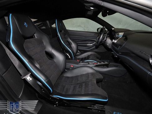 Used 2022 Ferrari F8 Tributo RWD image 22