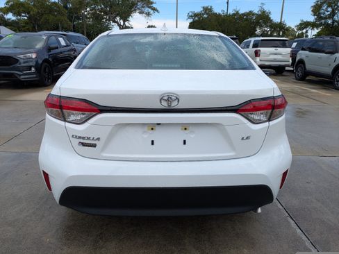 Used 2026 Toyota Corolla LE FWD image 5