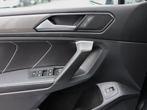 Used 2024 Volkswagen Tiguan SE R-Line image 35