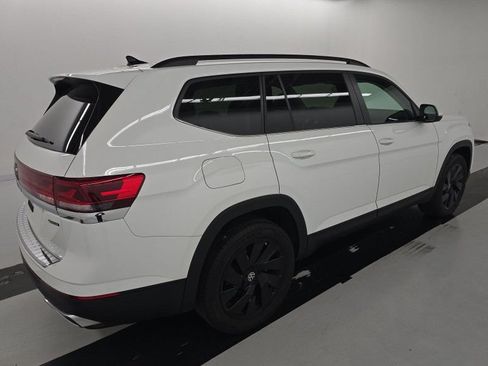 Used 2024 Volkswagen Atlas SE AWD/4WD image 3