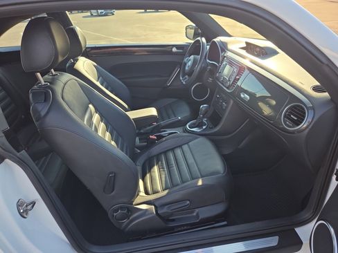 Used 2012 Volkswagen Beetle Turbo FWD image 32