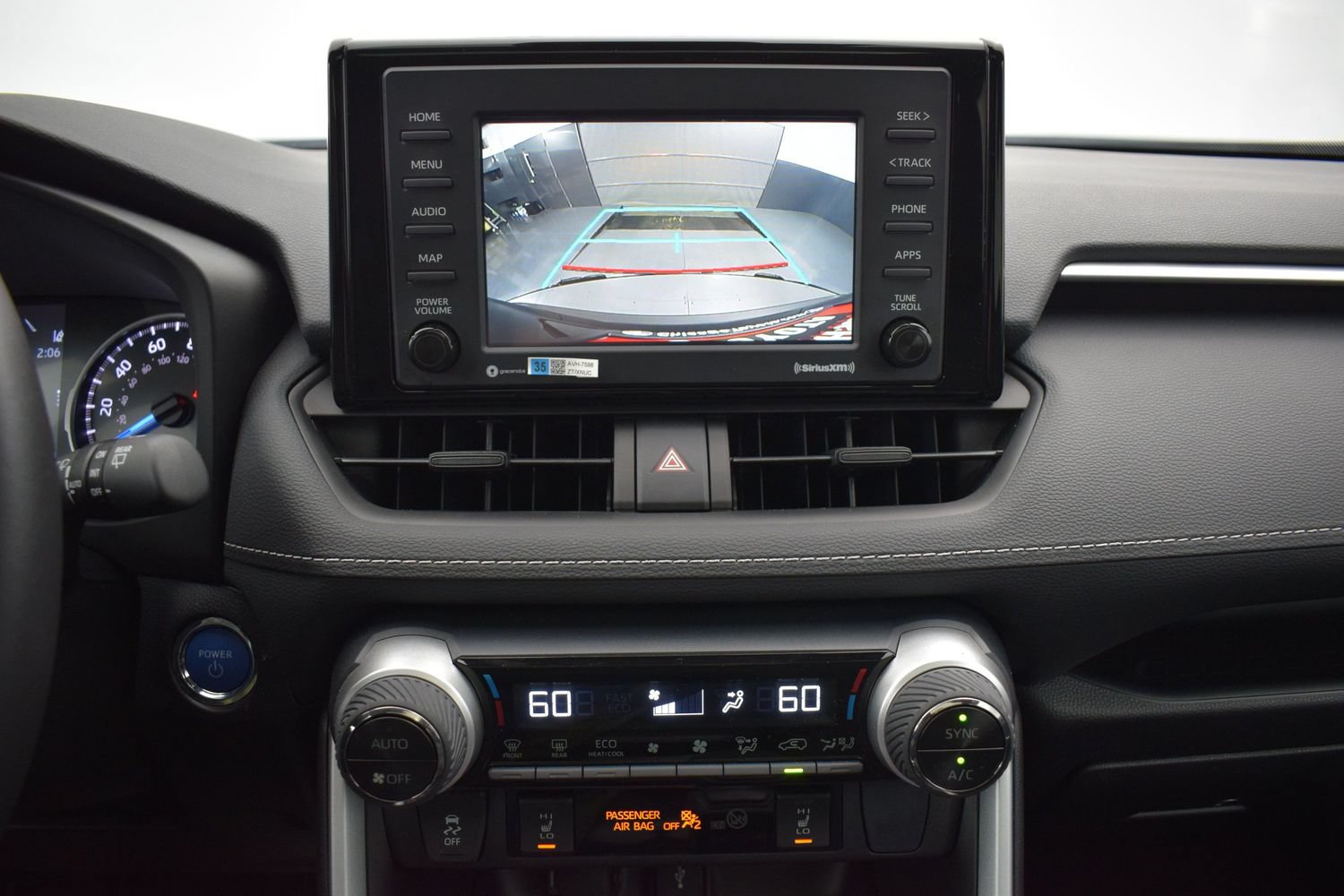 Used 2022 Toyota RAV4 XLE AWD/4WD image 17