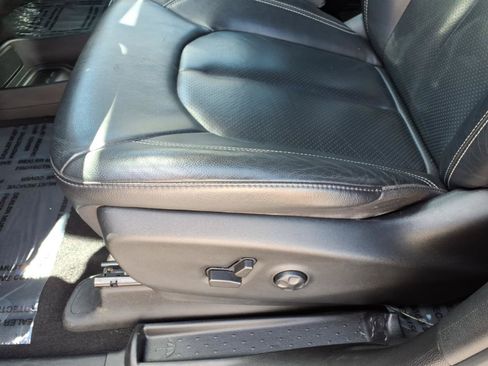 Used 2022 Chrysler Pacifica Touring-L w/ S Appearance Package FWD image 14
