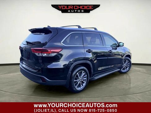 Used 2018 Toyota Highlander XLE AWD/4WD image 11