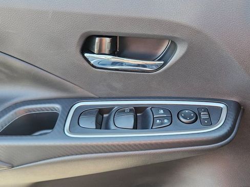 New 2025 Nissan Versa SR w/ Trunk Package image 29