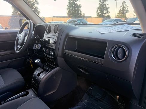 Used 2015 Jeep Patriot Sport w/ Power Value Group AWD/4WD image 19